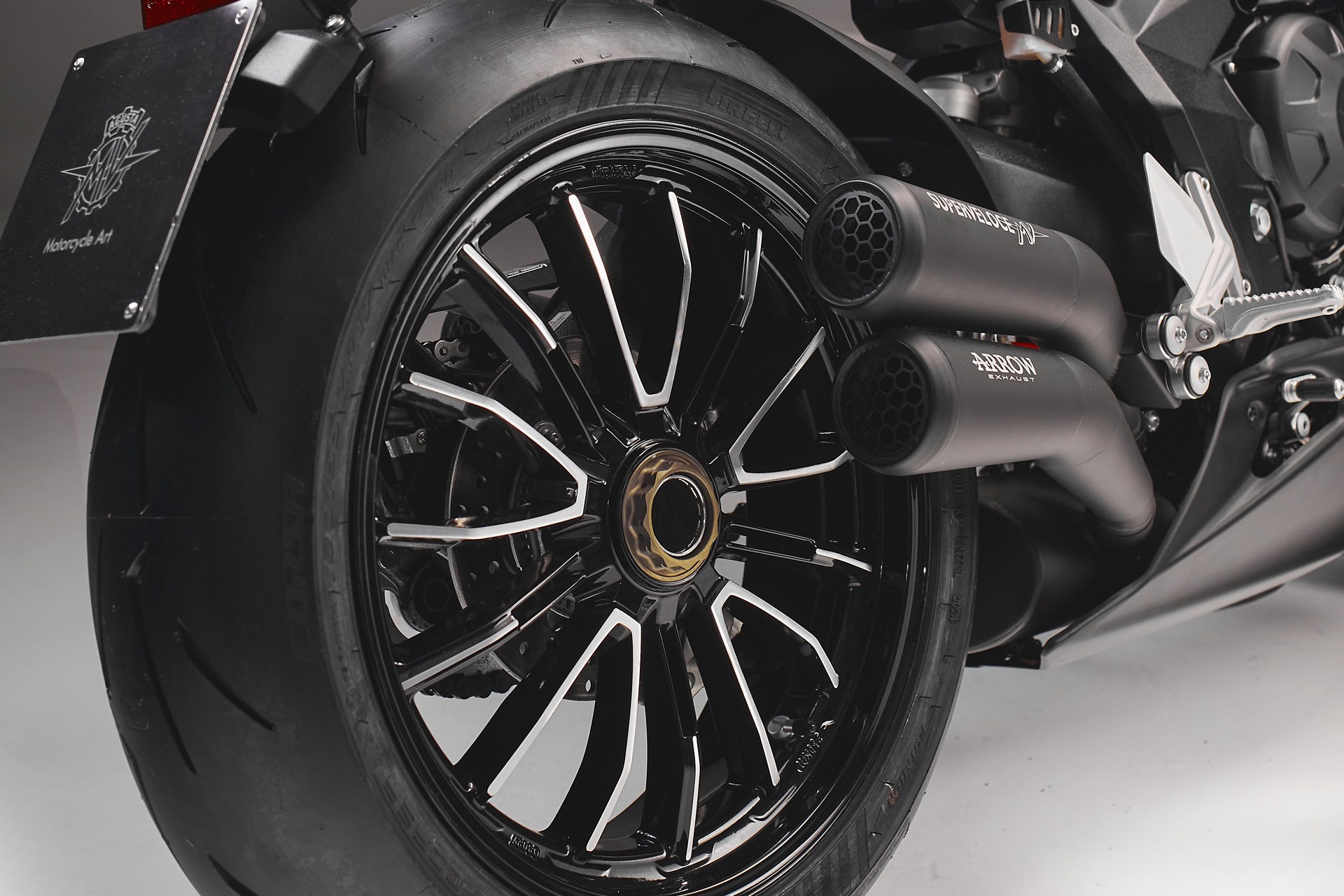 精湛工艺和工程设计将每辆 MV Agusta 打造成独特的摩托车