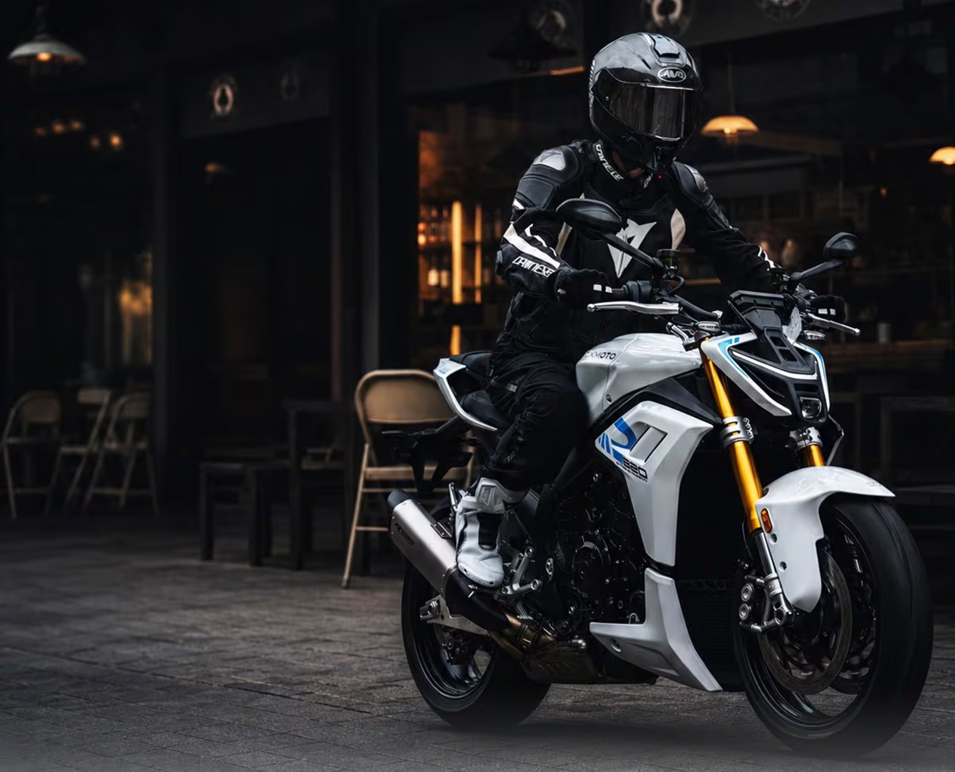 ZXMoto推出新款820RR-R,这是该车型标准版的改进版本