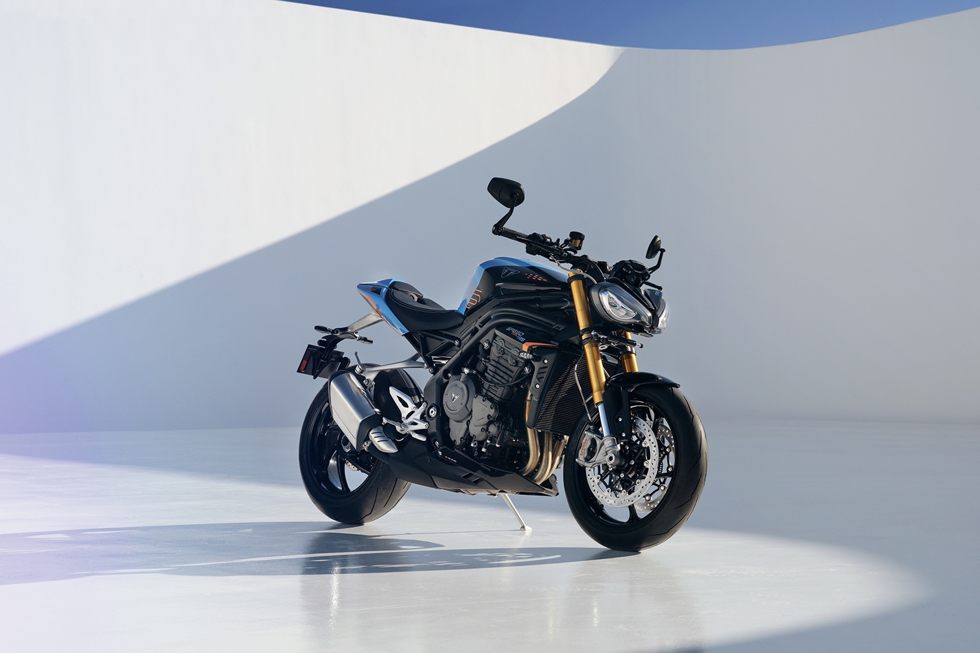 Triumph 2027 颜色系列:六款车型首次亮相新饰面和图形