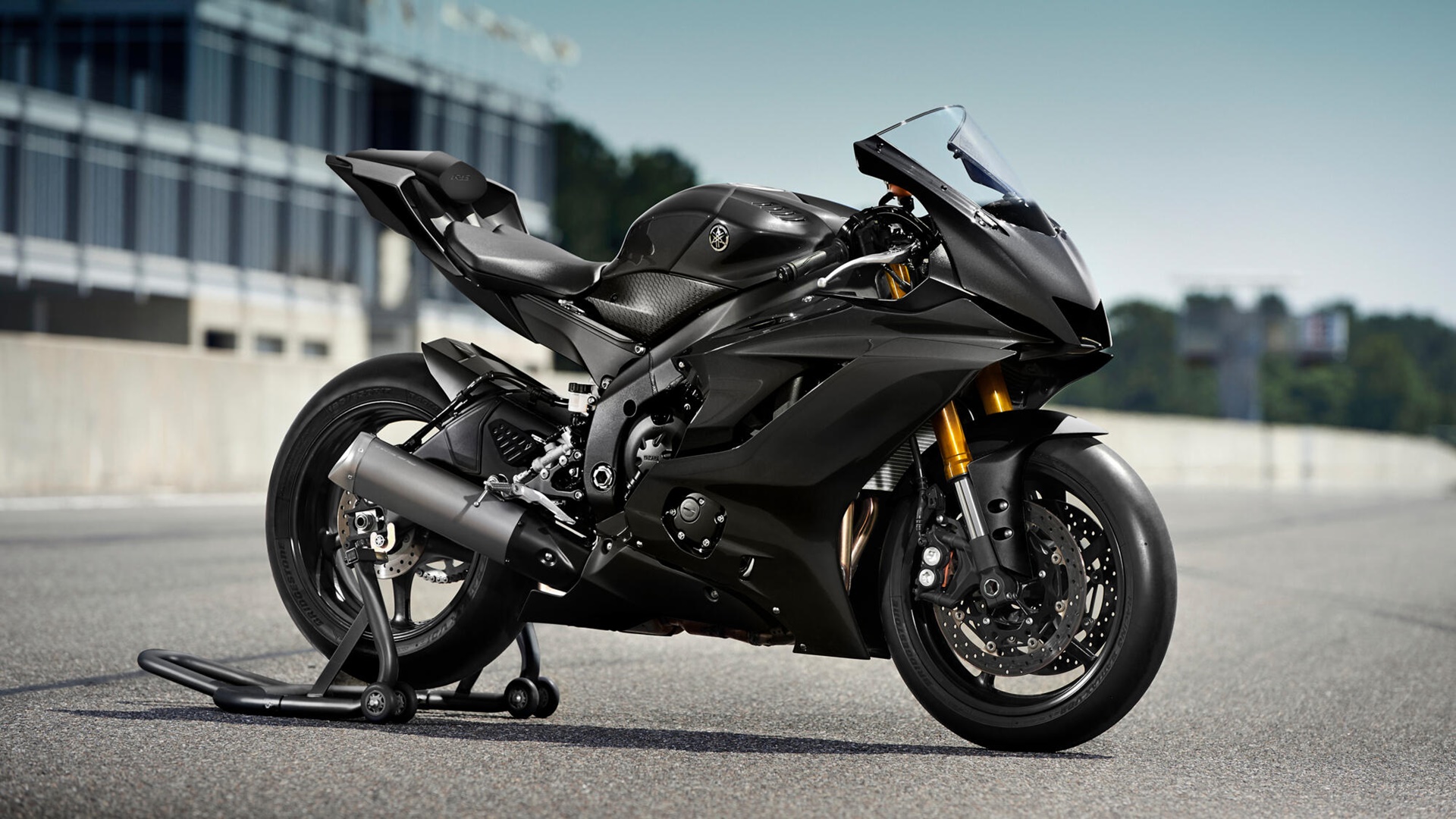 雅马哈宣布明年停止生产 R6 Race