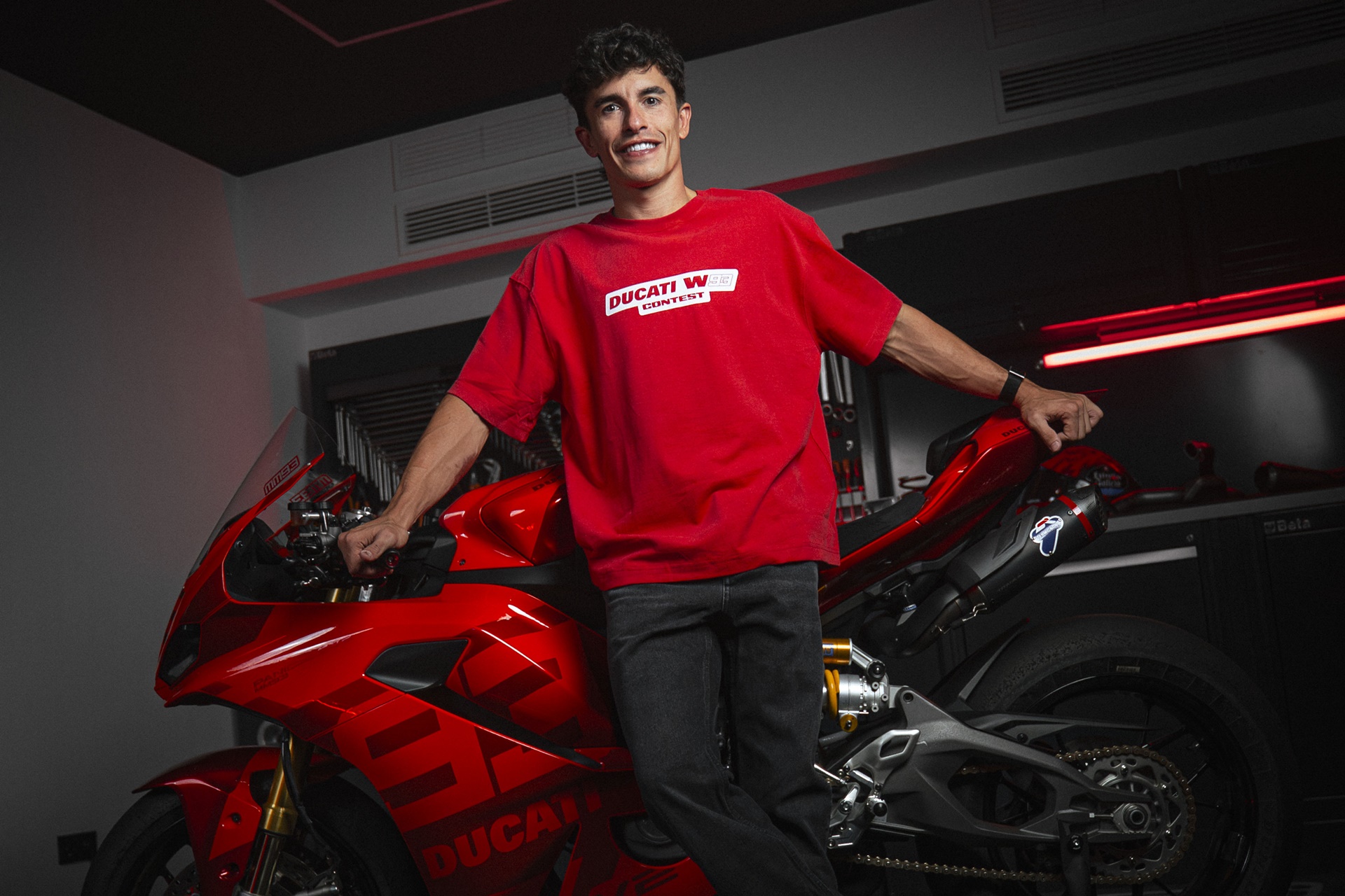 “杜卡迪 W93 竞赛 2026”：Panigale V2 特别版 Marc Márquez 可以属于你