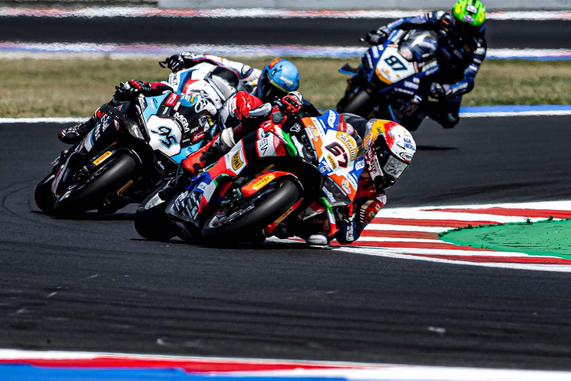 无论他们如何努力,网格的其余部分都无法与 Bulega 和 Lecuona 正面交锋