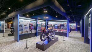 Evel Knievel 摔断了 433 块骨头，在他的博物馆中，您可以以 4D 方式重温凯撒宫传奇般的跳跃