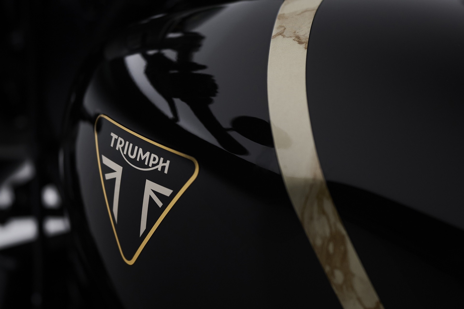 新款 Speed Twin 1200 TFC：Triumph 提升了该车型的运动特性和独特性