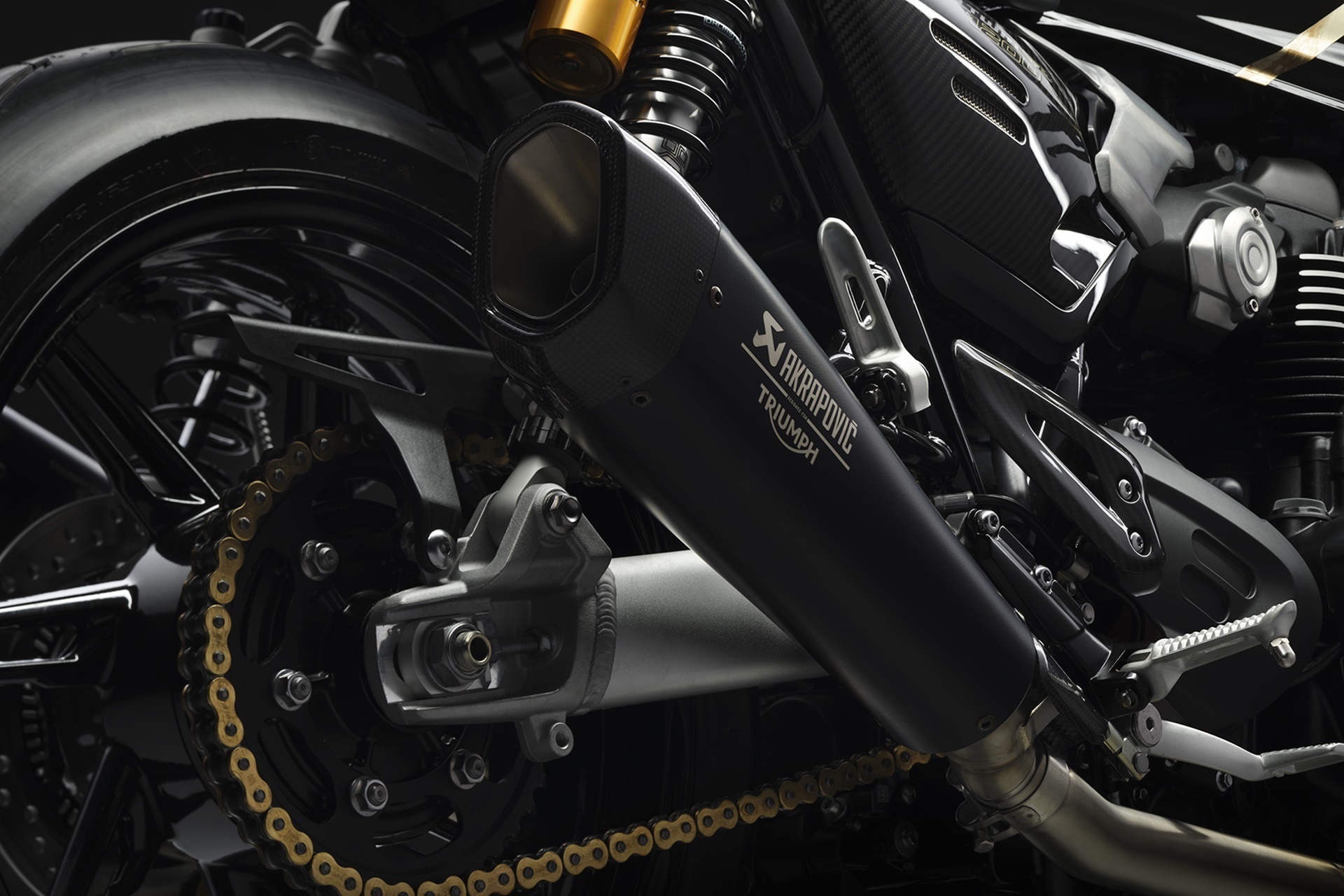 新款 Speed Twin 1200 TFC：Triumph 提升了该车型的运动特性和独特性