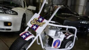 纪念“Evel Knievel”的迷你摩托车拍卖，唤醒了整整一代人的怀旧之情