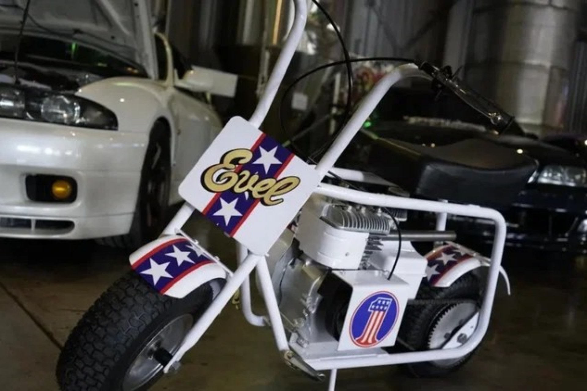 纪念“Evel Knievel”的迷你摩托车拍卖,唤醒了整整一代人的怀旧之情