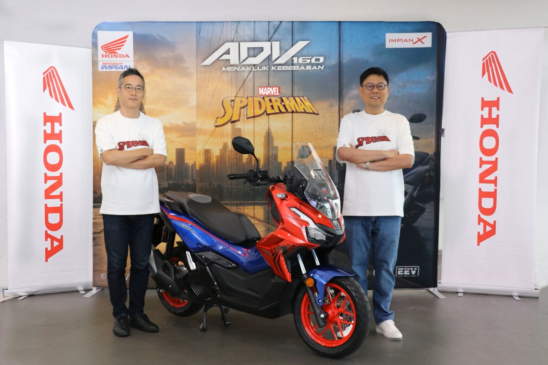 本田将ADV160变成蜘蛛侠的踏板车:你能想象在西班牙有这样的ADV350吗?