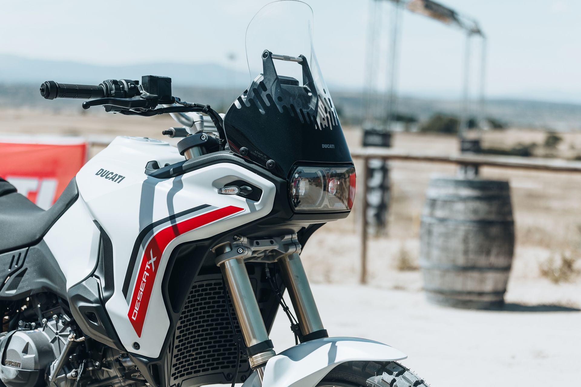 杜卡迪准备全面越野攻势:DesertX、Desmo450 MX 和即将推出的两款新自行车