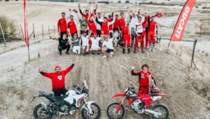 杜卡迪准备全面越野攻势：DesertX、Desmo450 MX 和即将推出的两款新自行车