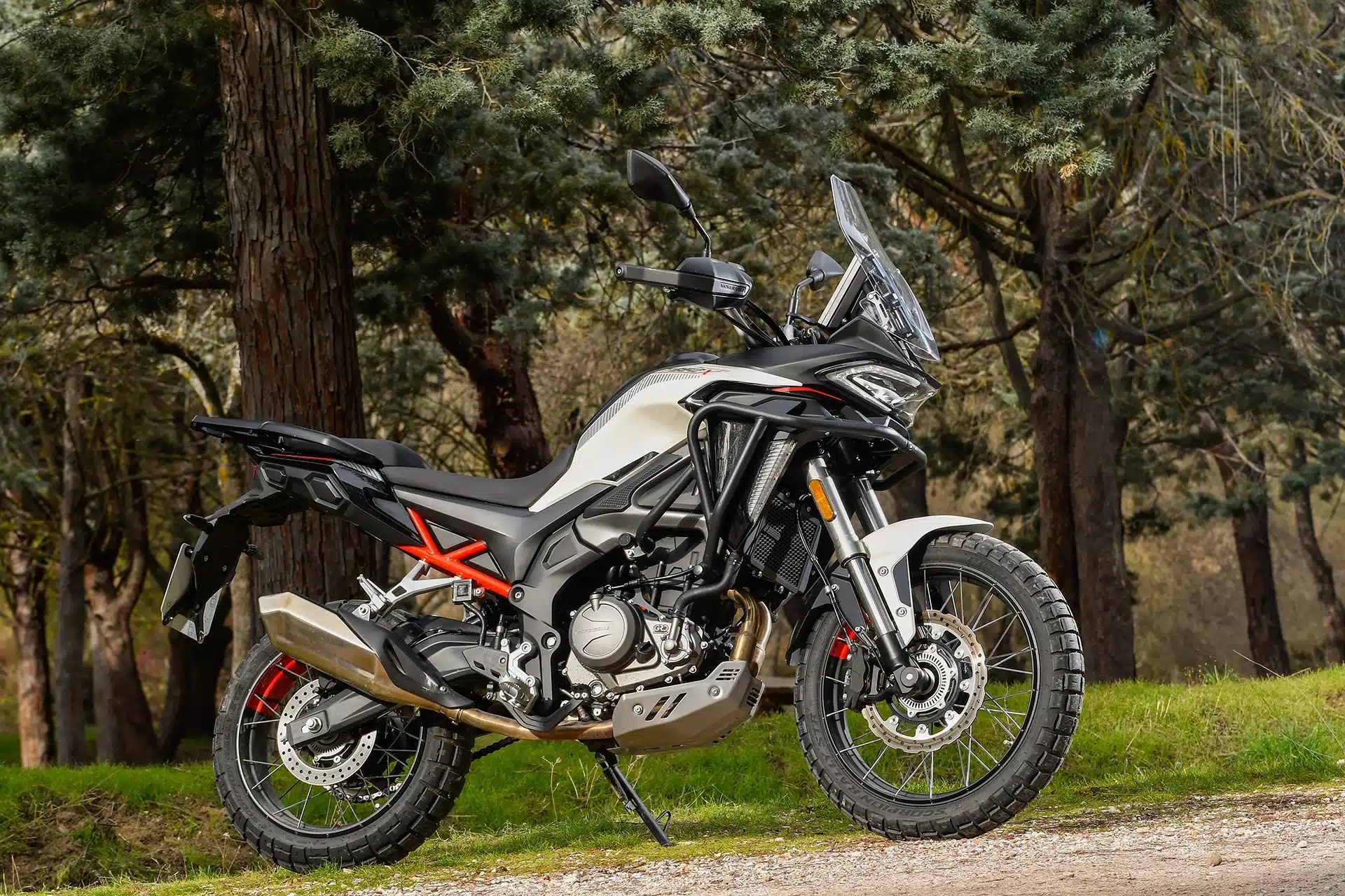 Keeway、Benelli、Morbidelli 和 Benda 降价至 9 月