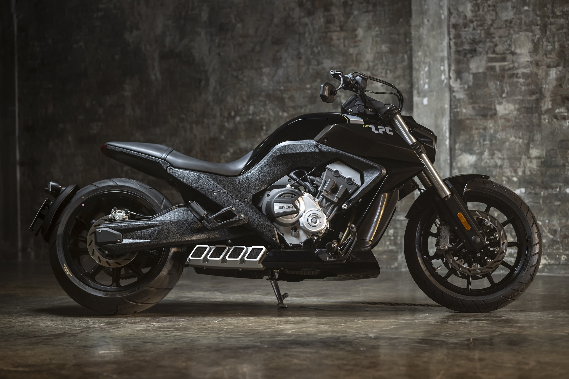 Keeway、Benelli、Morbidelli 和 Benda 降价至 9 月