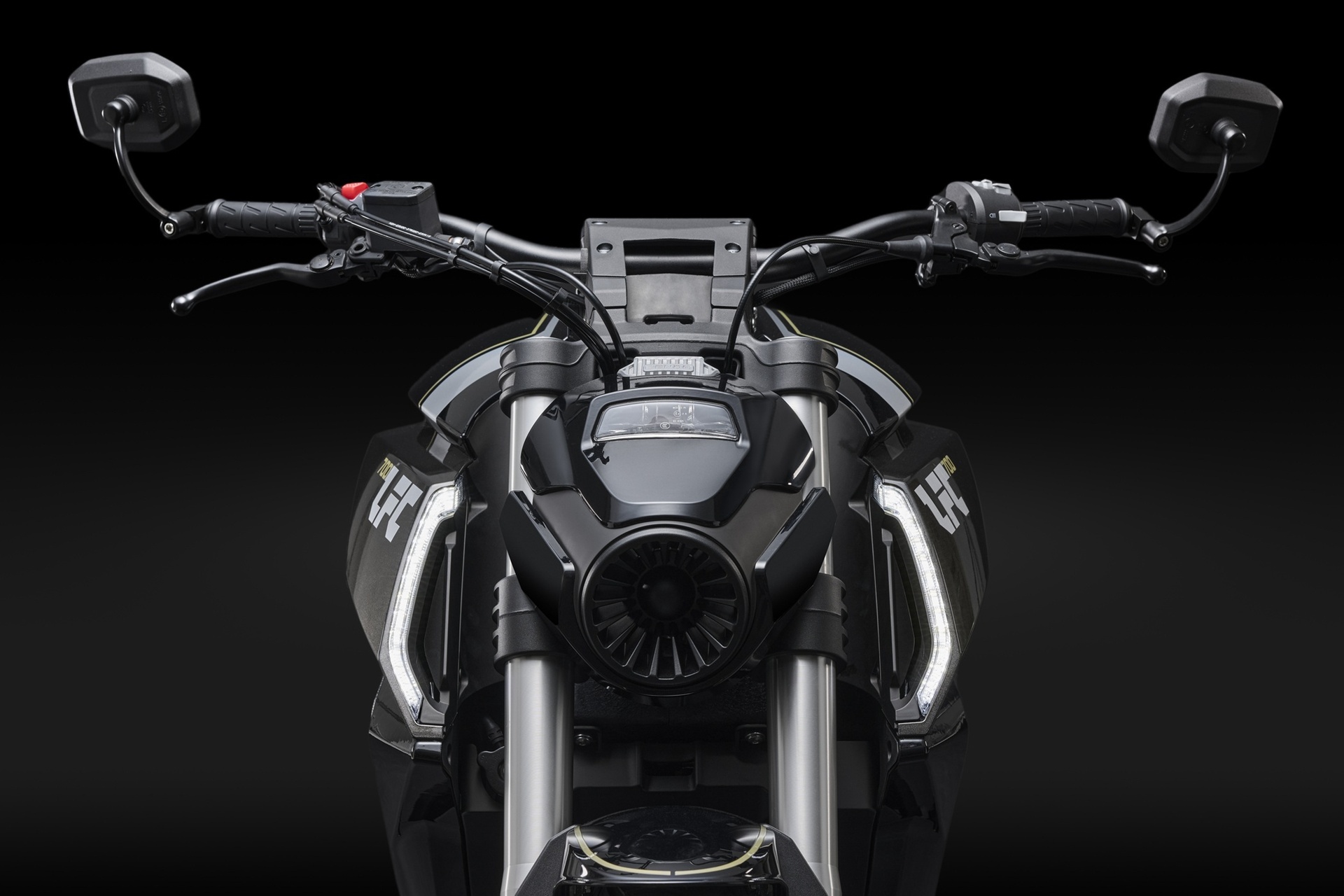 Keeway、Benelli、Morbidelli 和 Benda 降价至 9 月