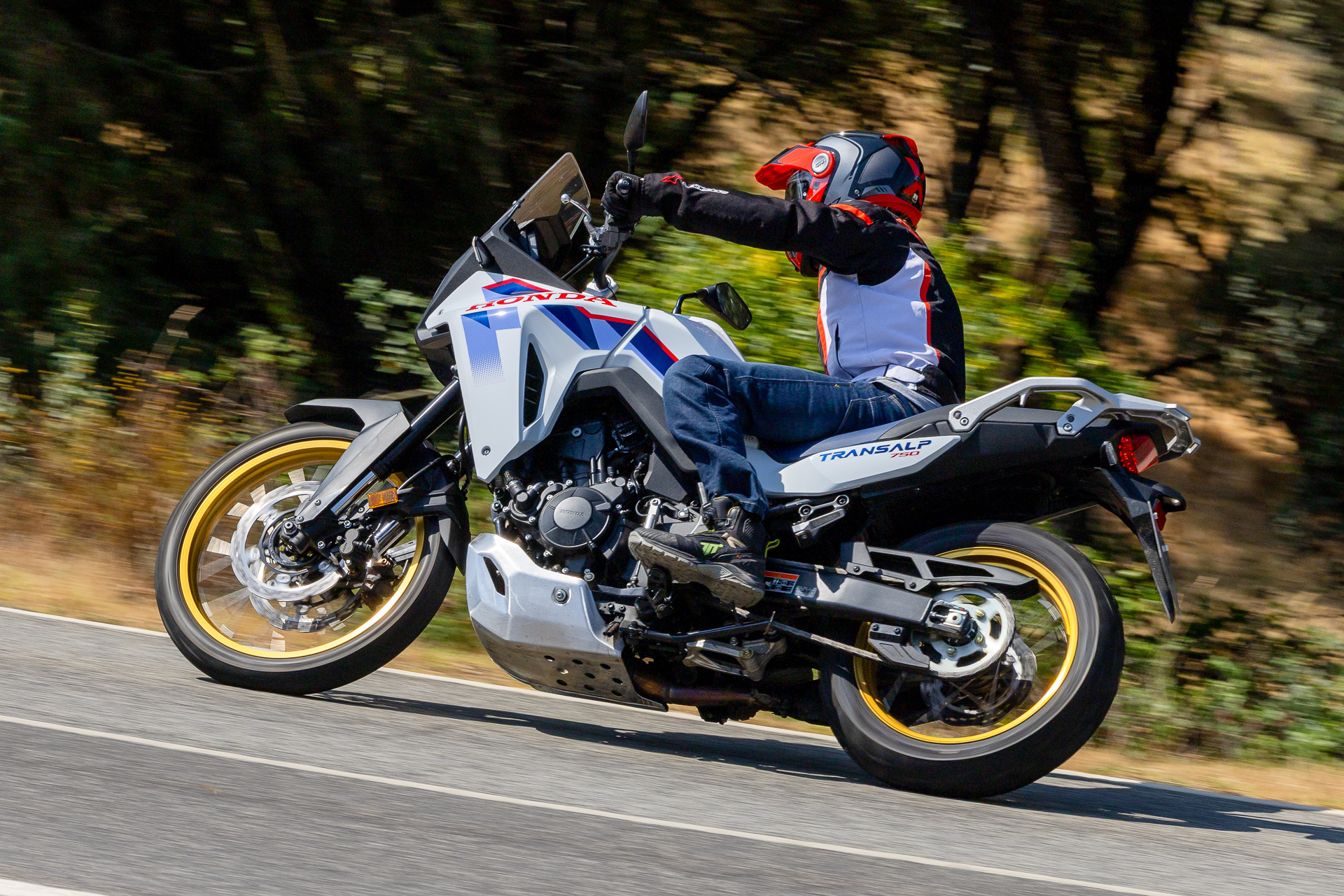 彻底测试本田 XL750 Transalp 电子离合器