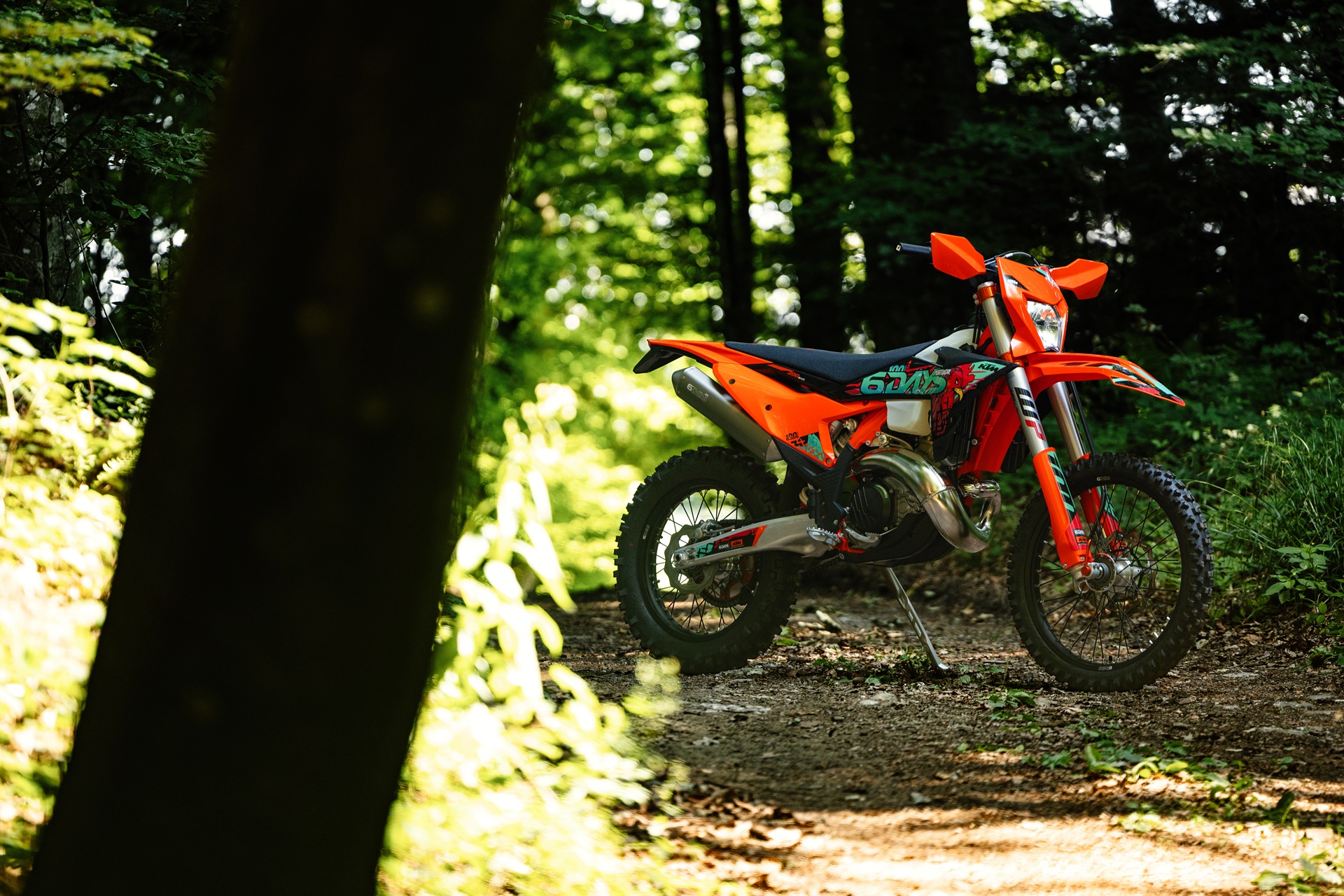 KTM EXC 6DAYS 2027 系列:高竞赛耐力赛性能的最大体现