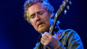 音乐家 Glen Hansard 在都柏林发生摩托车事故后去世
