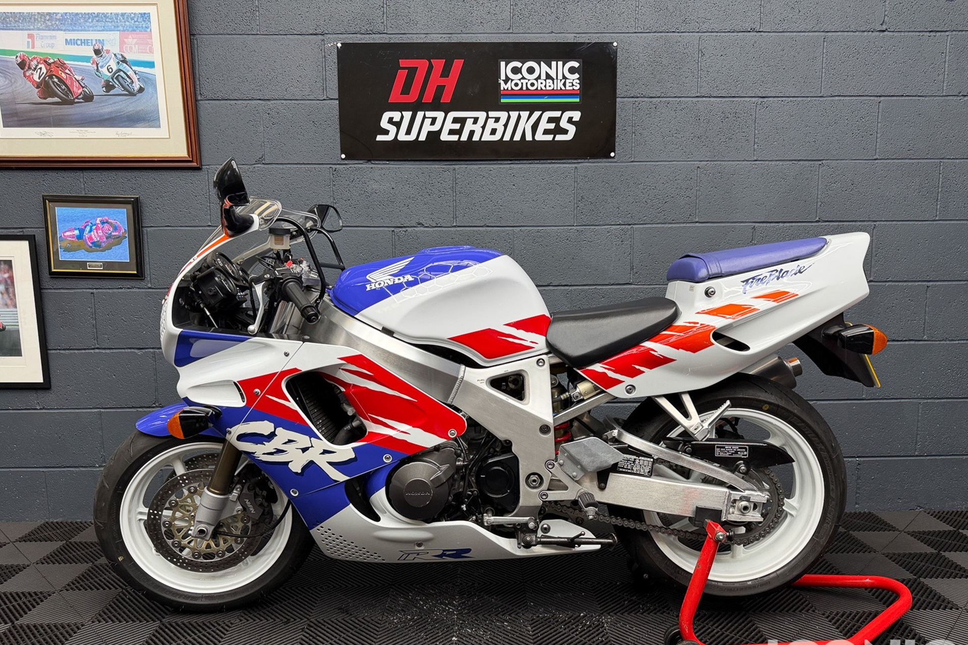 这辆无可挑剔的本田 CBR900RR SC28 属于“慢船长”,现已出售