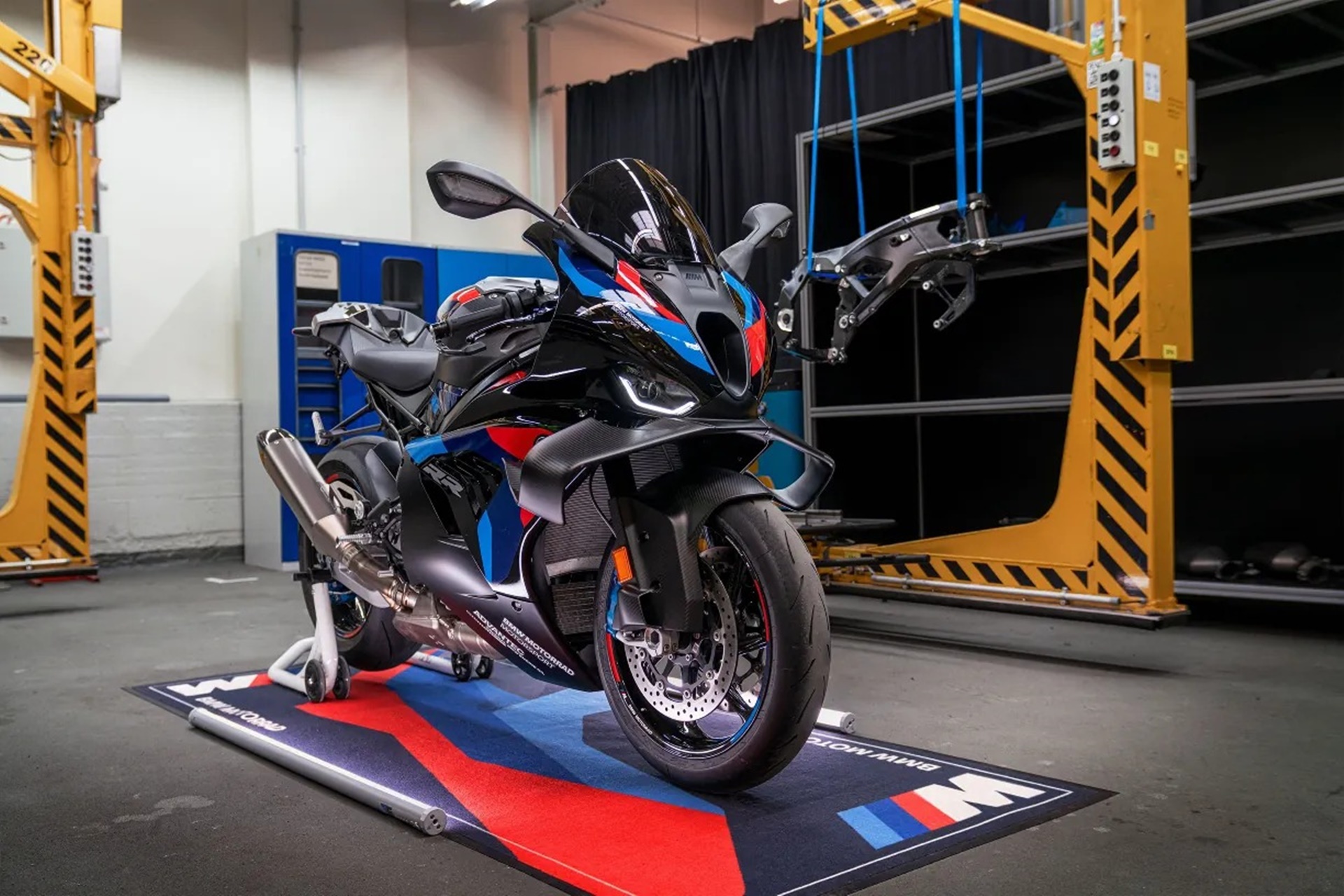 BMW 注册了 M 1000 RS 缩写:High-fly Flying Sport-Turismo 近在眼前