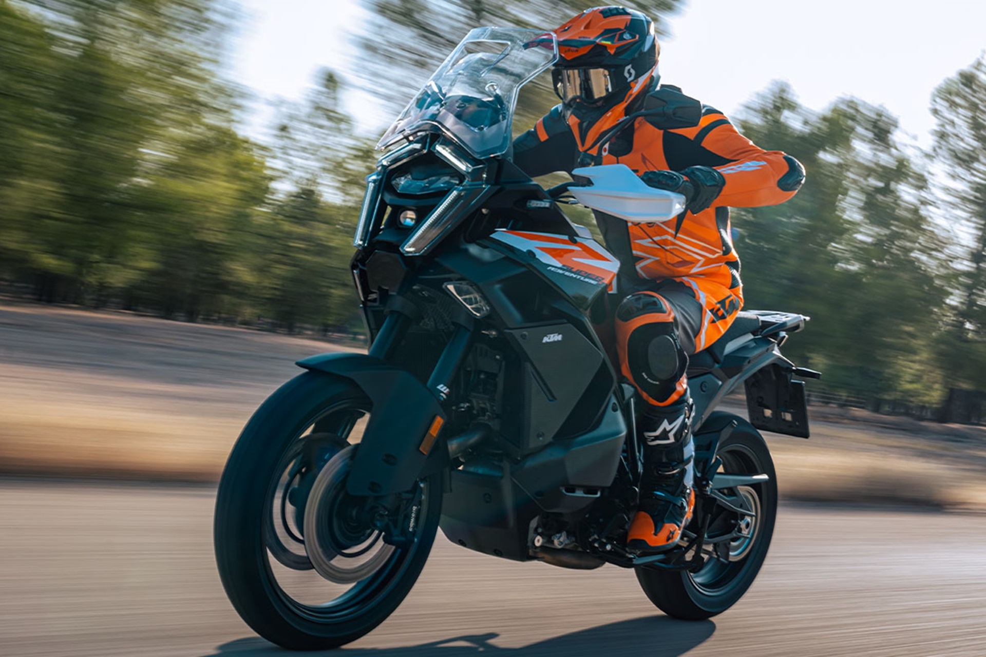 KTM 宣布为其 1390 Super Adventure 系列提供免费官方维护活动