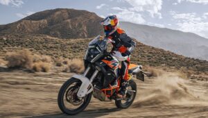 KTM 为 1390 Super Adventure 提供官方维护。不要在车间花一欧元