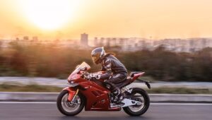 ZXMoto 带着 84 马力、168 公斤的四缸跑车抵达西班牙，售价不到 6,600 欧元
