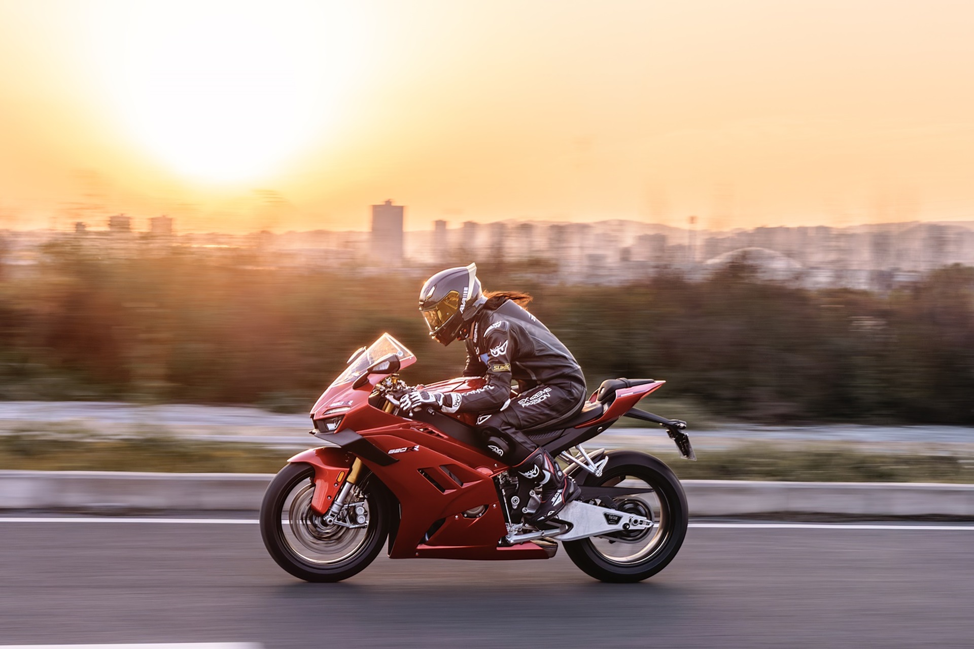 ZXMoto 带着 84 马力、168 公斤的四缸跑车抵达西班牙,售价不到 6,600 欧元