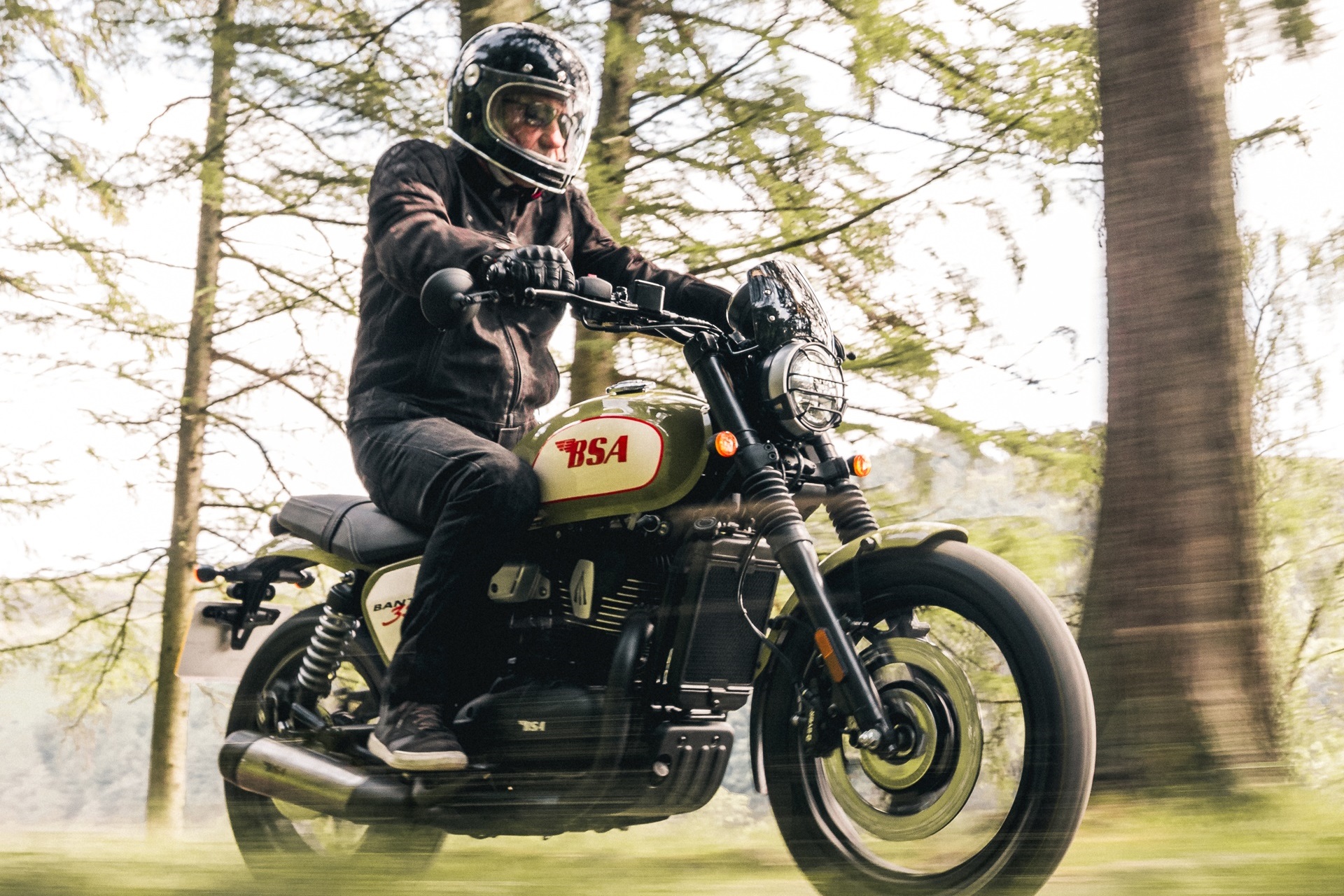 Bantam 350 拥有来自英国公司的传奇装饰
