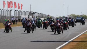 WorldSBK 将永远改变：超级摩托车委员会从 2027 年起批准 1,200 cc 发动机和新规则