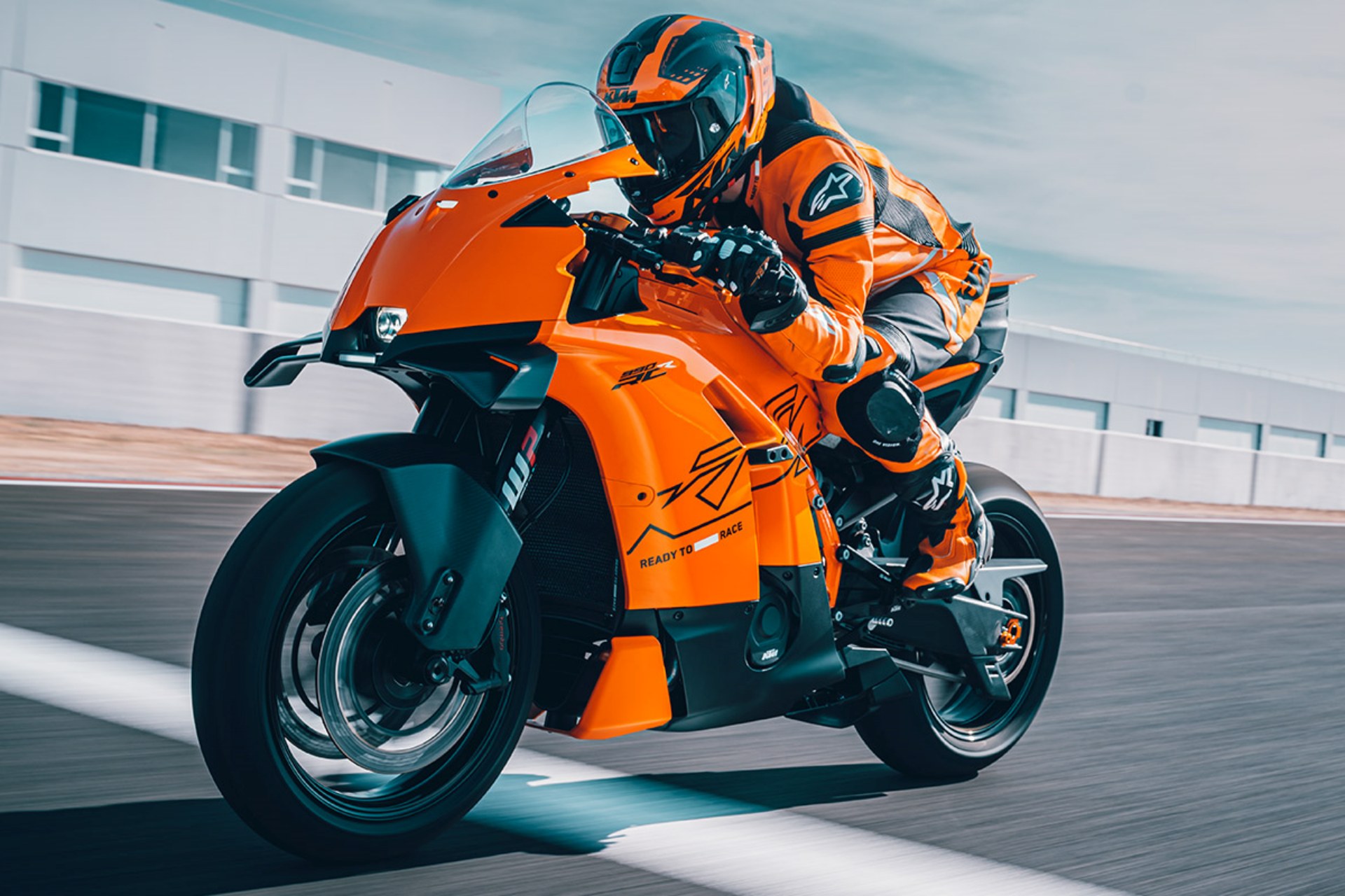 KTM 990 RC R 和 990 RC R 赛道 2026