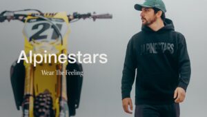 这是 Alpinestars 2026 年秋季全新系列：具有赛车精髓的技术服装