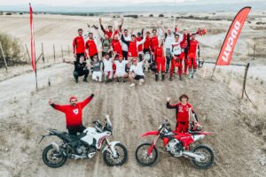 杜卡迪准备全面越野攻势：DesertX、Desmo450 MX 和即将推出的两款新自行车