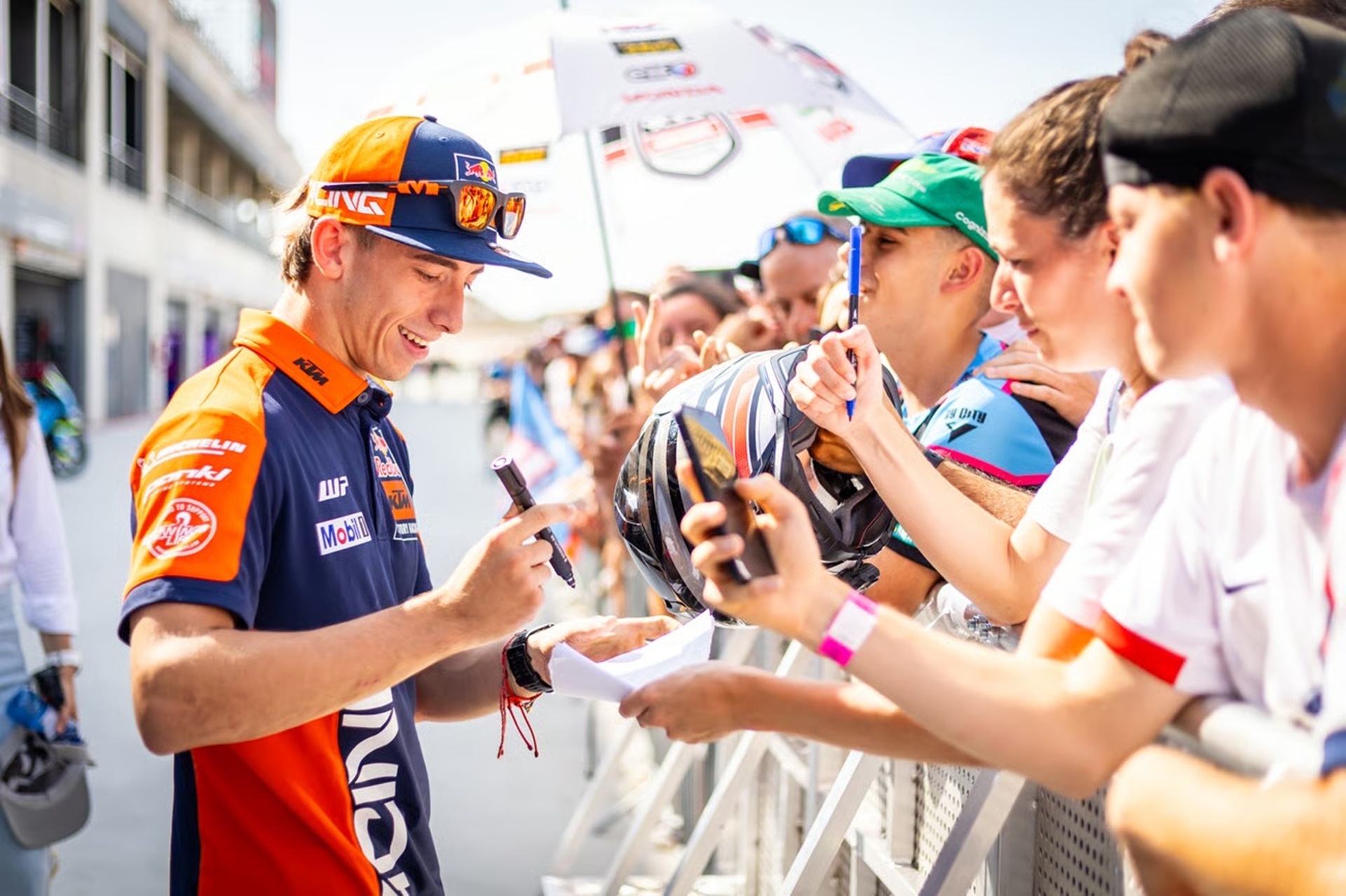 维修区步行道和英雄步行道:从内部体验 MotorLand Aragón GP