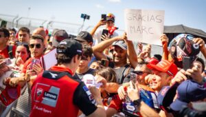 Pit Lane Walk 和 Hero Walk：从内部体验 MotorLand Aragón GP