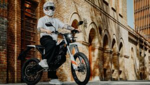如果您刚刚获得 A1、A2 或 A 驾照，零摩托车将最多退还您 500 欧元