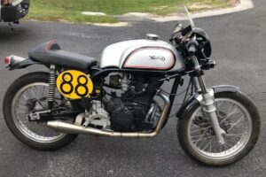 出售 1954 年 Norton Manx“日式”:KLR 650 发动机,四面均采用英国复古精髓