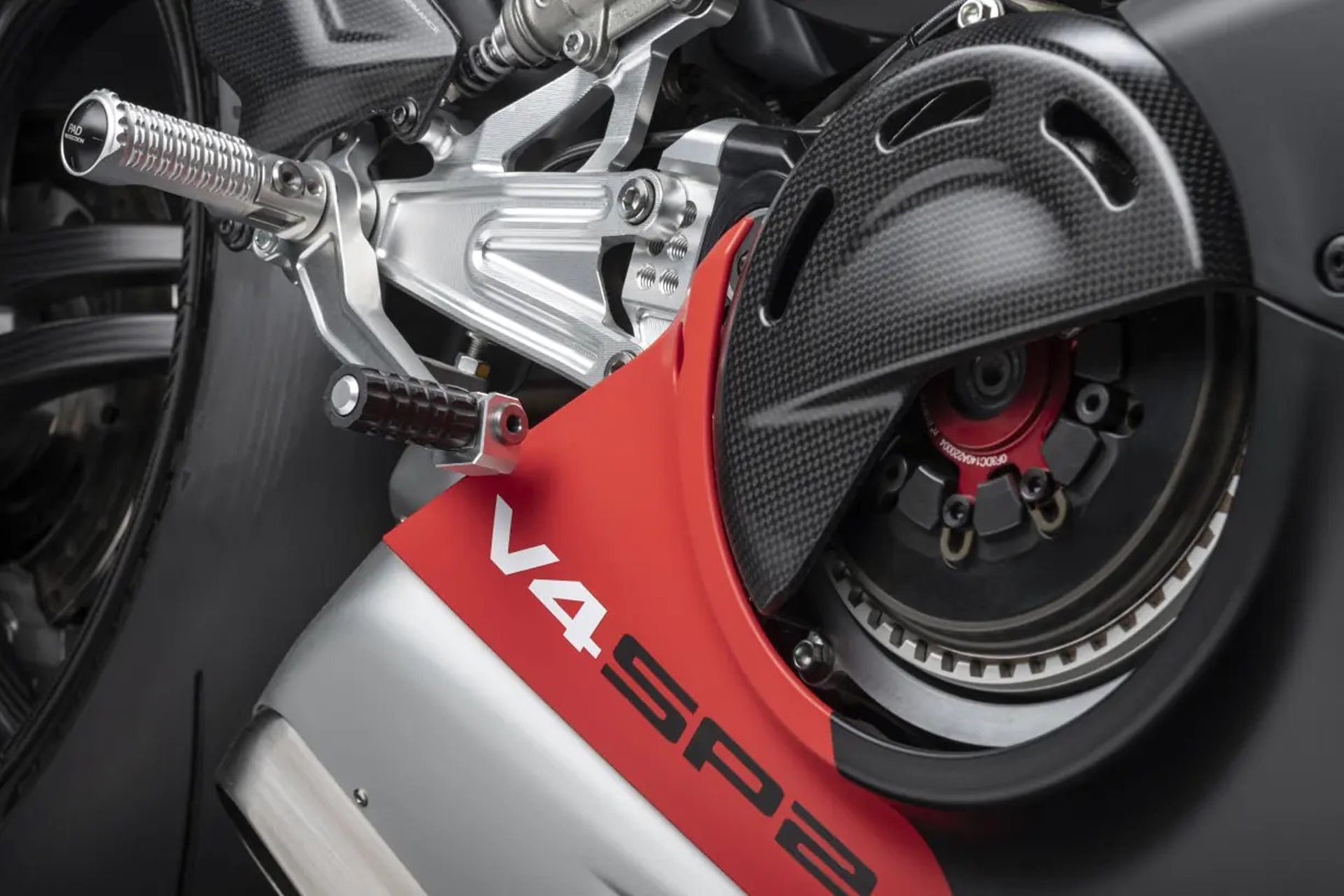 杜卡迪为其 2027 年 Panigale 准备了 V4 SP 变体