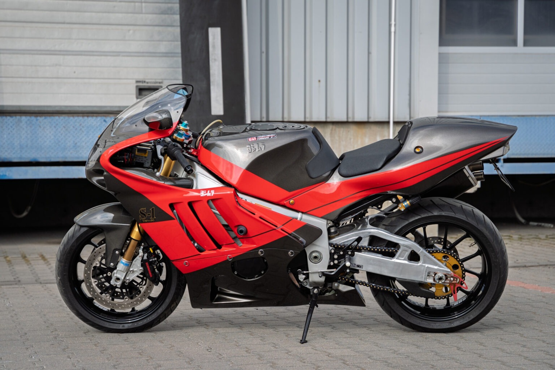 待售梦想自行车：Yoshimura Tornado S-1 2002