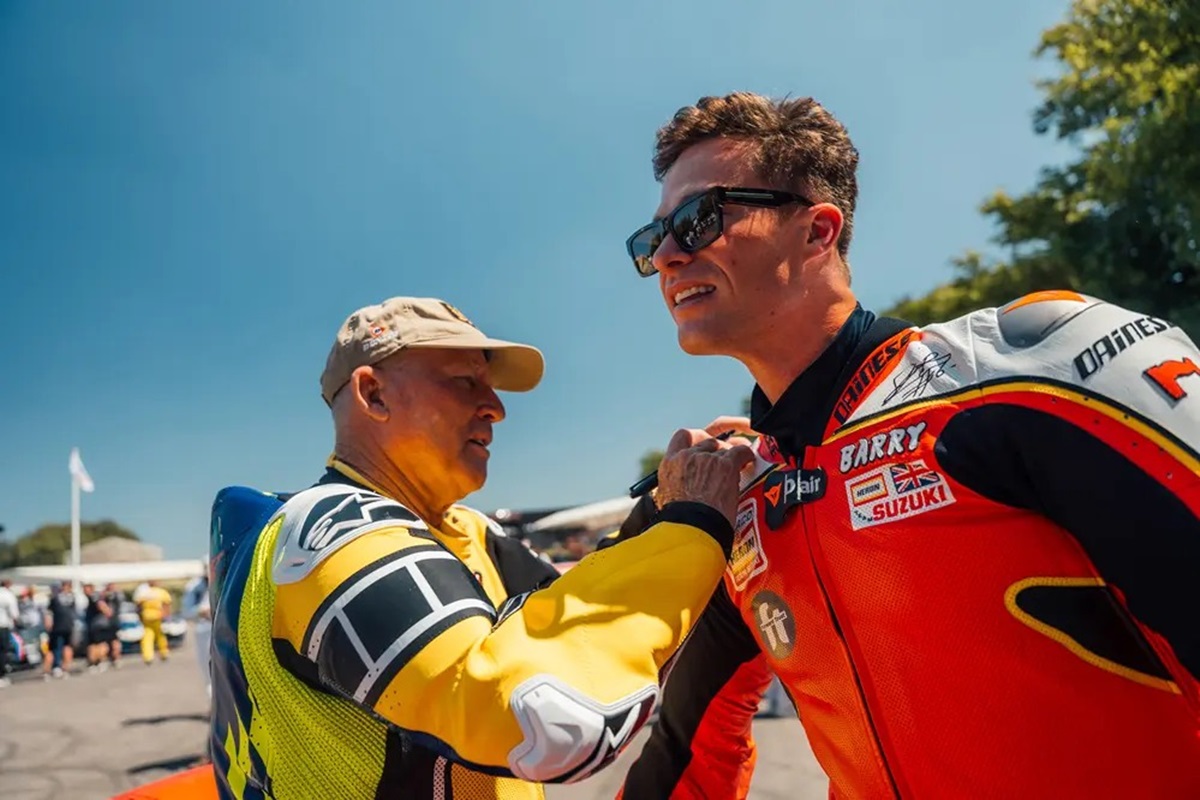 这件由 Dainese 设计的 Barry Sheene 复制品连身裤有了新主人