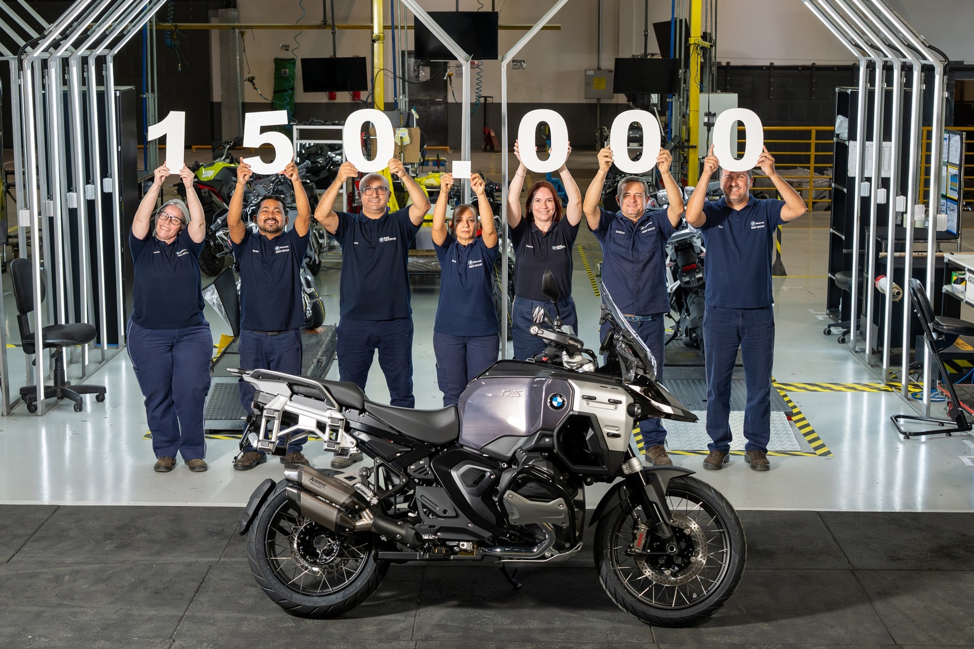 BMW 摩托车推出限量版 R 1300 GS Adventure 以庆祝非常特别的周年纪念日