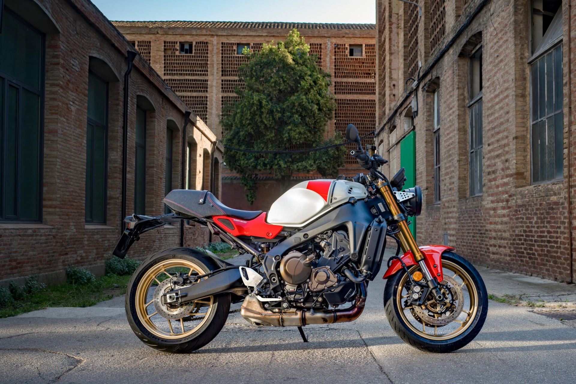 雅马哈为其 2027 年系列注册了 XSR900 SP 版本