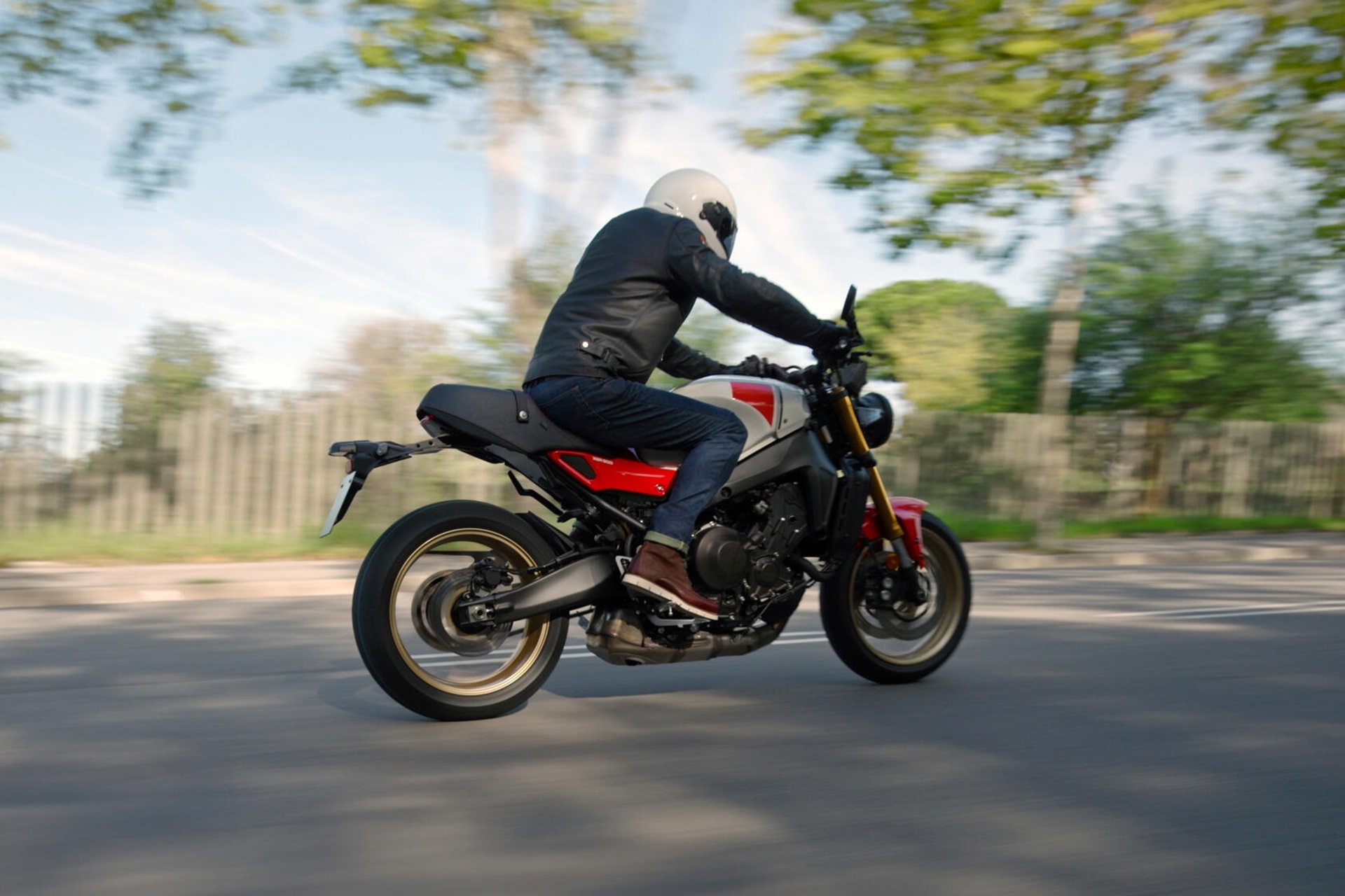 雅马哈为其 2027 年系列注册了 XSR900 SP 版本