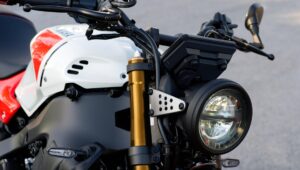 雅马哈为 2027 年准备了 XSR900 SP：119 马力的复古运动版本