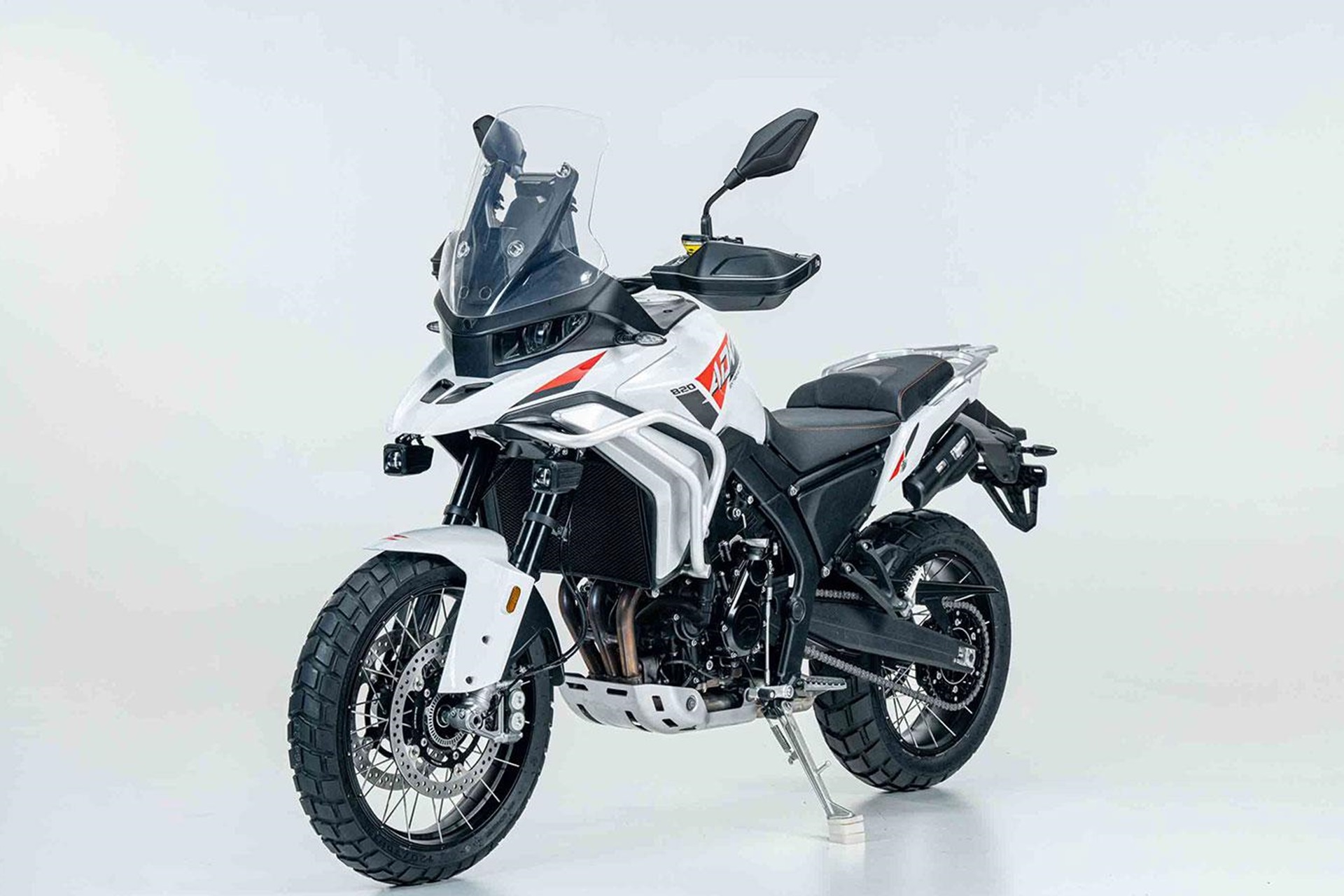 ZXMoto 携 820X 进军大型赛道：114 HP ADV 带手提箱，售价约 6,100 欧元