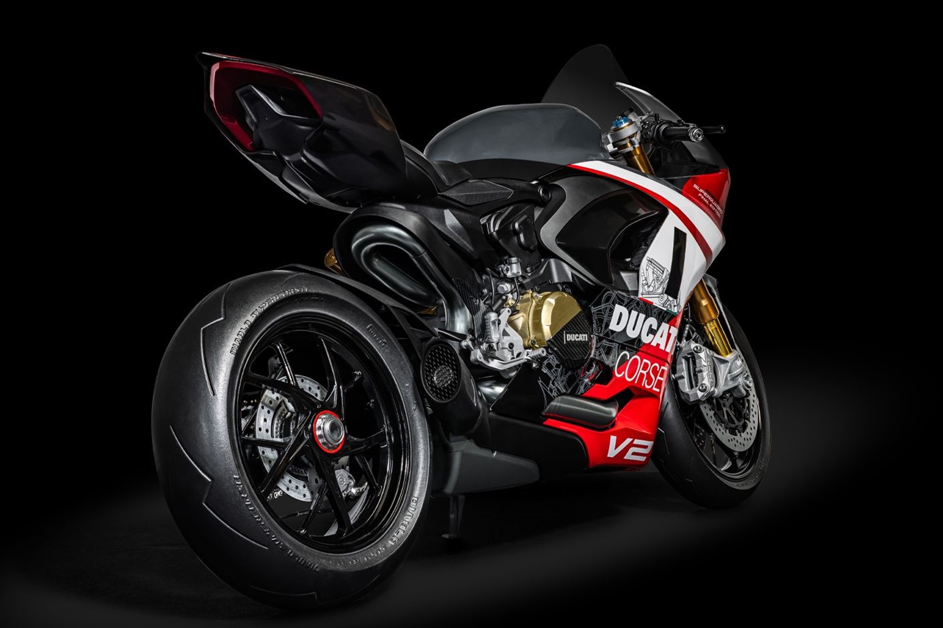 Panigale V2 Superquadro 最终版：现已采用独家 1:4 比例模型