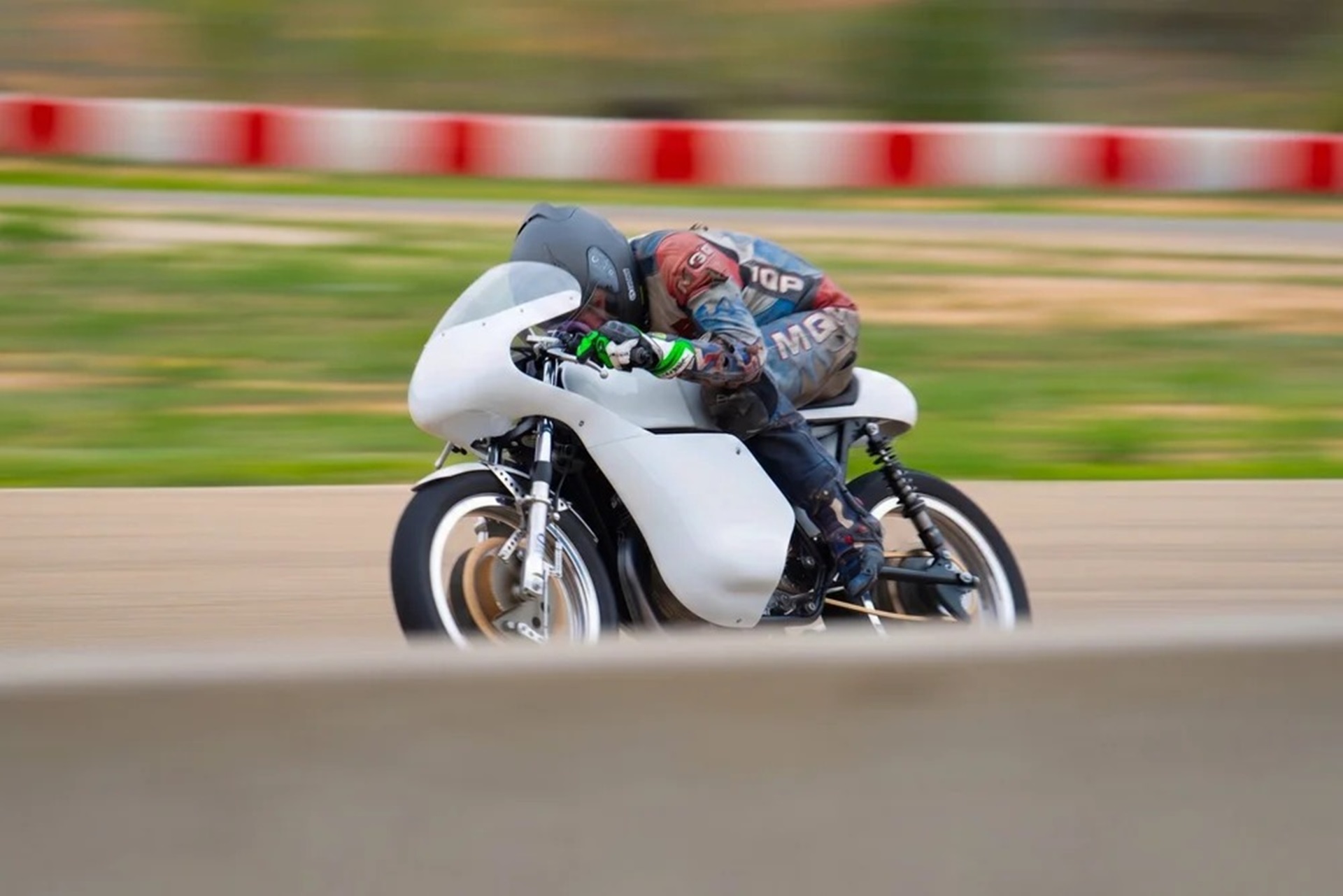 新款 TSS 350：Bultaco 宣布回归可能是其最具代表性的车型