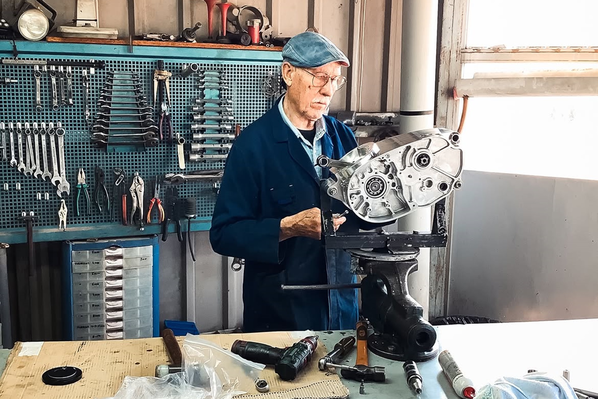 新款 TSS 350：Bultaco 宣布回归可能是其最具代表性的车型