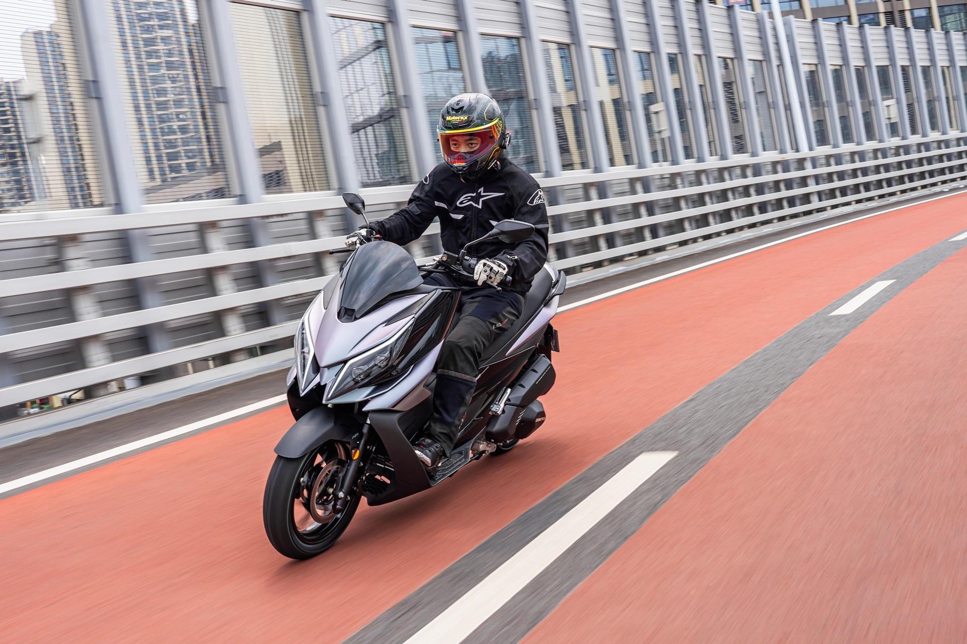 Zontes 通过新型 125V 扩展了其产品范围:108 kg、15 HP 和完整的技术设备