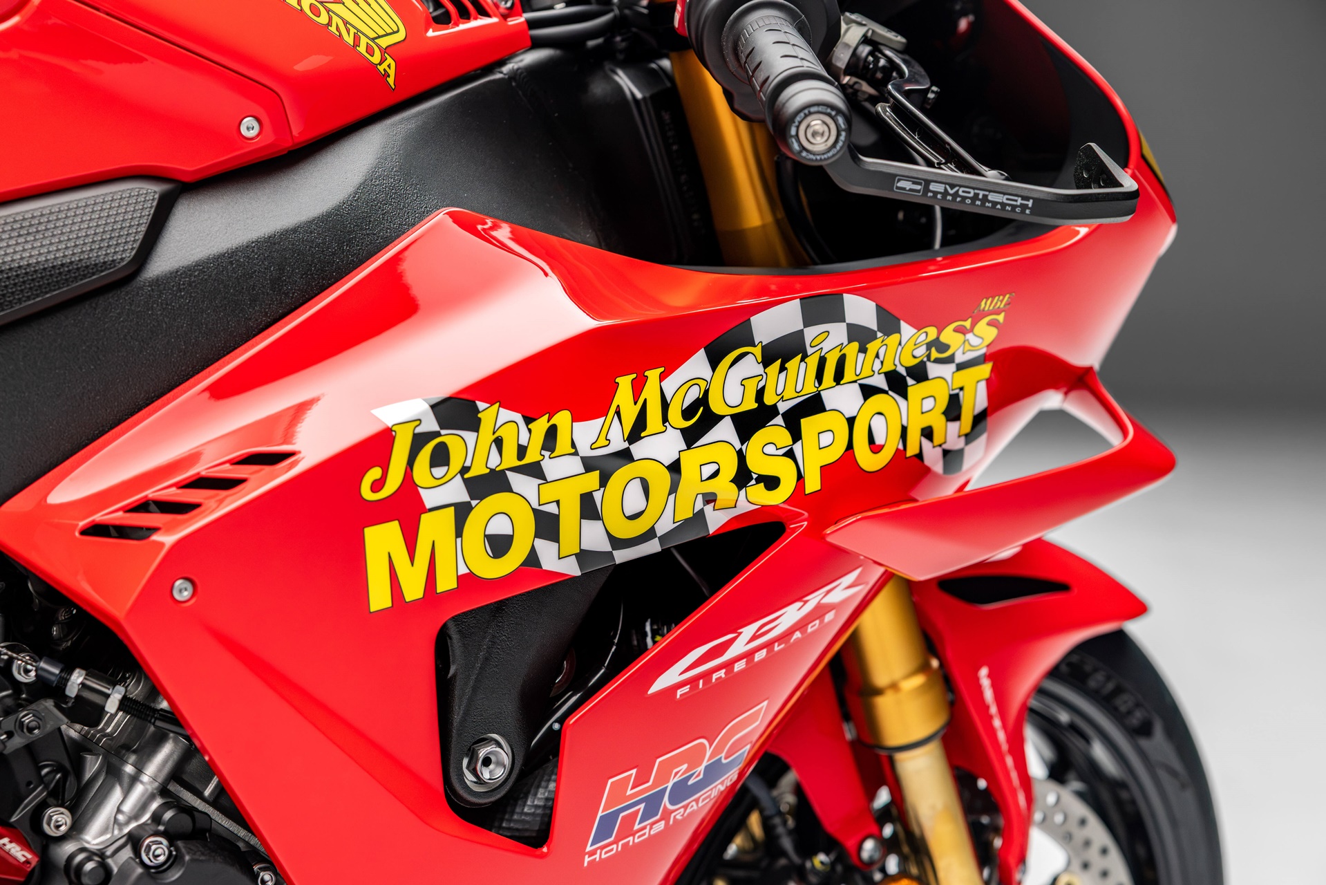 本田推出新款 CBR1000RR-R Fireblade SP John McGuinness 30 周年纪念限量版