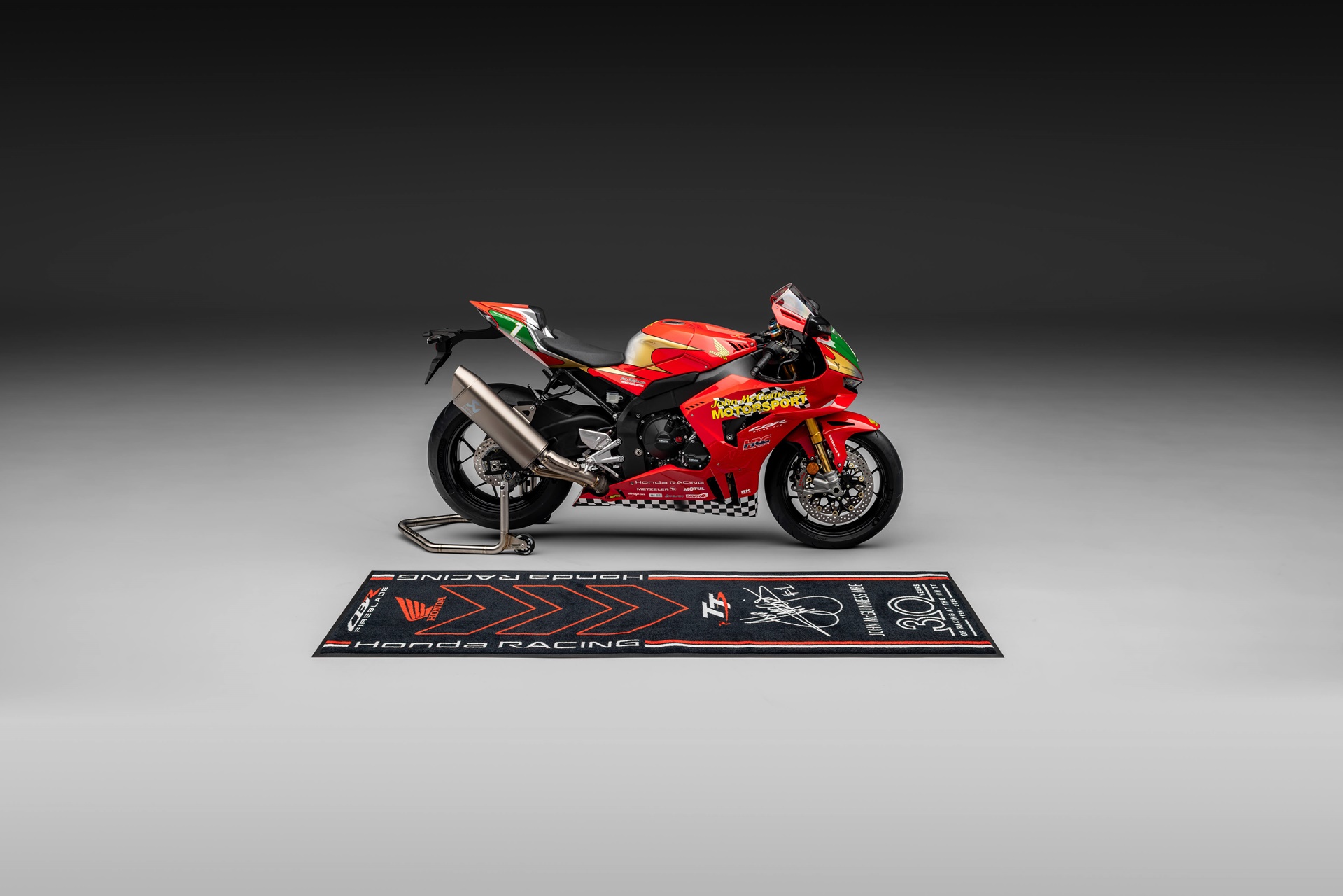 本田推出新款 CBR1000RR-R Fireblade SP John McGuinness 30 周年纪念限量版