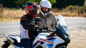 彻底测试本田 XL750 Transalp 电子离合器
